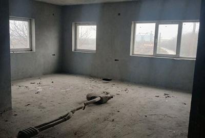 Casă cu 4 camere în Central - 2