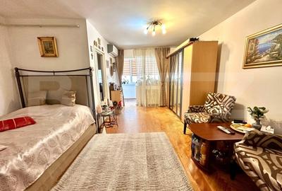 Garsoniera 31 mp,mobilata si utilata,bloc cu lift, zona Cetate