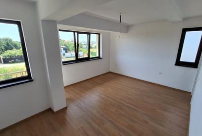 Vila deosebita, P+1+p, Samurcasi/Crevedia, "la cheie", garaj dublu, comision 0% - 4