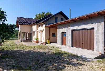 Casă cu 4 camere cu Teren 1000 Mp în Agrij - 1