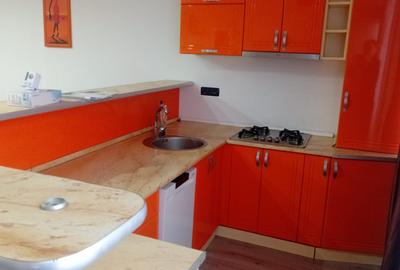 Apartament cu 3 camere decomandat, mobilat în UTA - 13