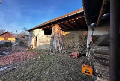 Casă cu 4 camere cu Teren 2500 Mp în Hurez - 7