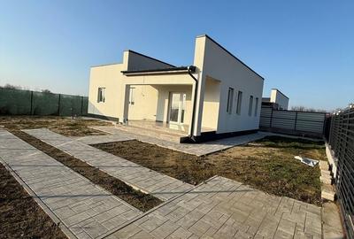 Casă cu 4 camere în Adunații-Copăceni - 6