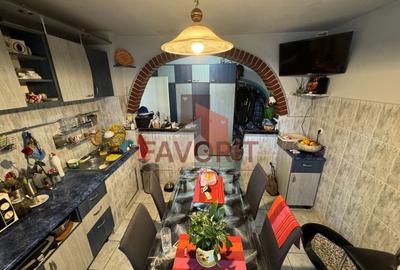 Apartament cu 3 camere semidecomandat, mobilat în Circumvalațiunii - 7