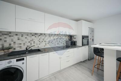 Casă cu 8 camere cu Teren 500 Mp în Iosia - 9