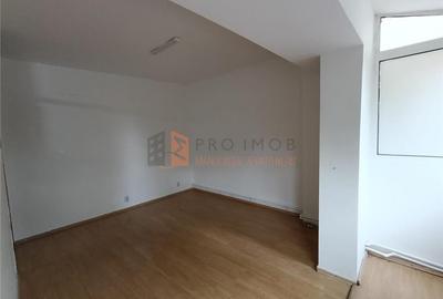 Apartament 3 camere cf1 decomandat zona Centru - 1
