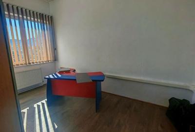 Spațiu comercial, de 80 mp, în Uzina 2 - 5