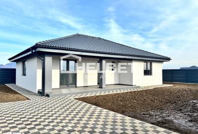 Casă cu 4 camere cu Canalizare în Sânpetru