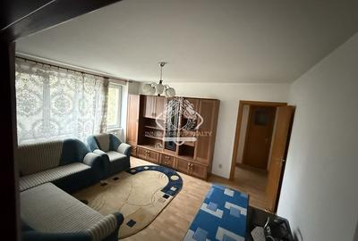 Apartament cu 3 camere semidecomandat, mobilat în Ștefan cel Mare