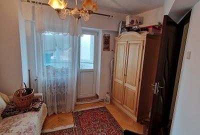 Apartament cu 4 camere decomandat în Păcurari - 2