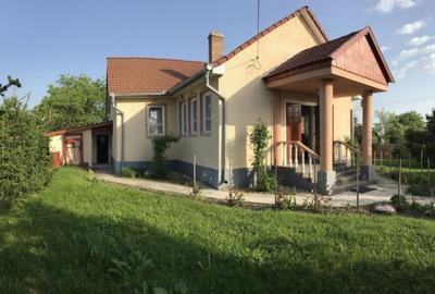 Vand casa 136mp in Acas, Satu Mare, teren 710mp