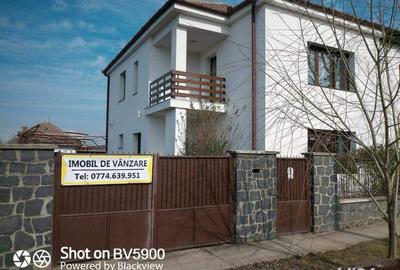 Casă cu 4 camere cu Teren 707 Mp în Moșnița Nouă - 8