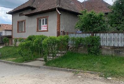 Casă cu Teren 450 Mp în Central