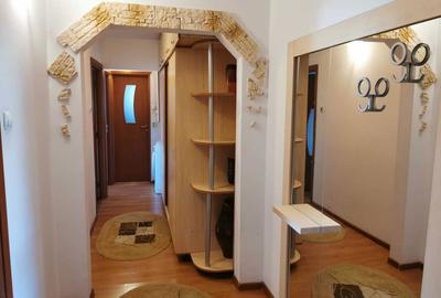 Apartament cu 3 camere decomandat în Cug - 2