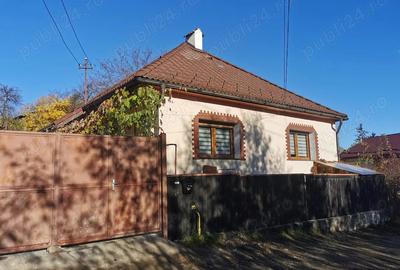 De vanzare Casa 3 camere, teren 471 mp - 1