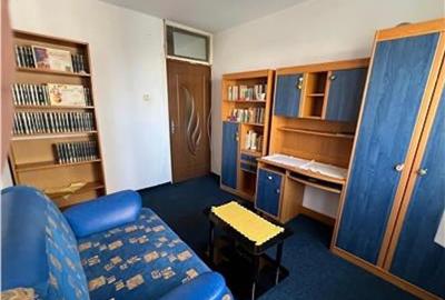 Apartament cu 4 camere, decomandat - zona Racadau - 2