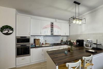 Apartament Modern cu 3 Camere Central, Complet Mobila...