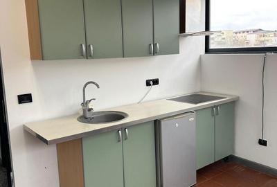 Spațiu comercial, de 250 mp, în Central - 14