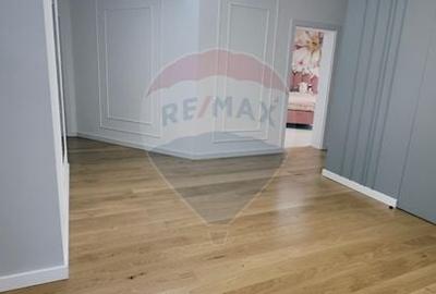 Casă cu 14 camere cu Teren 360 Mp în Central - 14