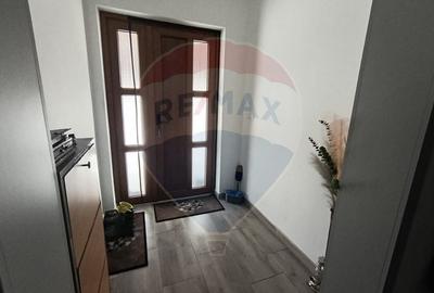Casă individuală cu 5 camere cu Teren 343 Mp în Est - 16