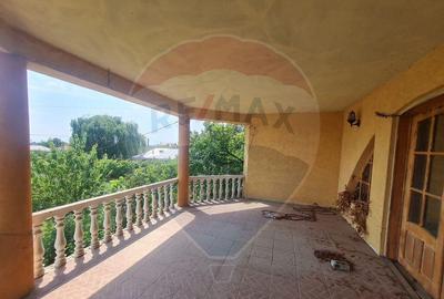 Casa / Vila cu 6 camere in Jorasti - 1