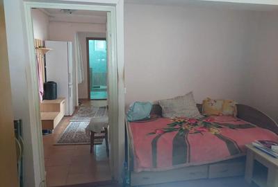 Apartament cu 2 camere decomandat în Micro 21