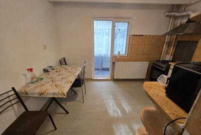 Apartament cu 3 camere decomandat în Eremia - 12