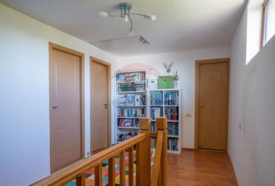 Casa / Vila de Vanzare - 2