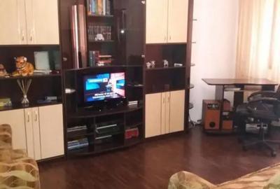 Apartament cu 2 camere decomandat în 8 Martie - 10