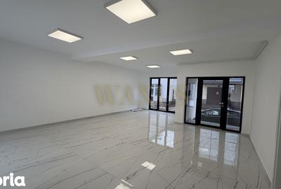 Spațiu comercial, de 55 mp, în Central - 4