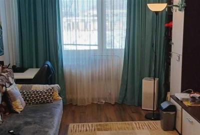 Apartament cu 3 camere semidecomandat în Pantelimon