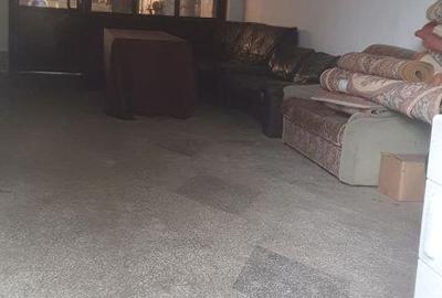 Spațiu comercial, de 40 mp, în Central - 8