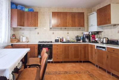 Casă cu 11 camere cu Canalizare în Dragomirești-Deal - 11