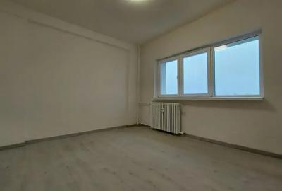Apartament cu 3 camere decomandat în Giurgiului - 3
