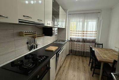 Apartament cu 3 camere decomandat, mobilat în Tei - 9