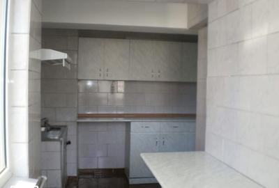 Apartament cu 3 camere decomandat în Decebal - 3