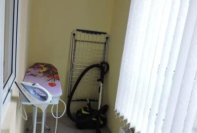 Garsonieră decomandată în Girocului