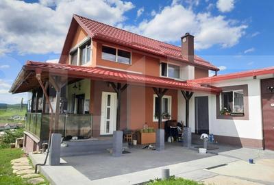 Casa si teren 3450mp, panorama superba asupra orasului - 1