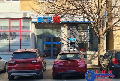Spațiu comercial, de 90 mp, în Central - 3