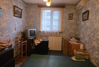 Titan, chiar la intrare in Parcul IOR, pe Lunca Bradului, la Scoala 195 - 5