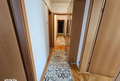 Apartament cu 3 camere decomandat în Centrul Civic - 9
