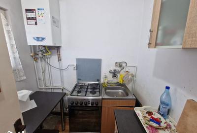 Garsonieră decomandată în Central - 2