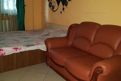 Garsoniera mobilata, cu CT, la parter, pe Republicii - Rodica - 1