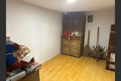 Casă Scoarta Est: 48m?, 2 Camere, 51.000EUR. Comision 0% - 2