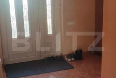 Casă cu 7 camere cu Teren 602 Mp în Nufărul