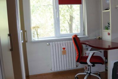 Apartament cu 4 camere decomandat în Rovine - 4