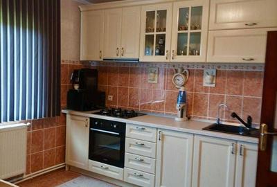 Casă cu 4 camere în Brehuiești - 3