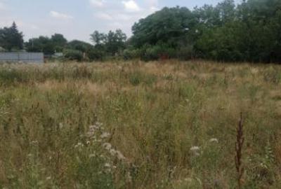 Vând teren intravilan 1800 metri pătrați - 2