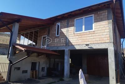 Casă individuală cu 3 camere cu Teren 1000 Mp în Livezeni - 1