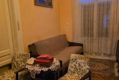 Vand ap 2 camere si dep, ultracentral , la curte comuna , 3 geamuri front stradal , reabilitata ext - 14